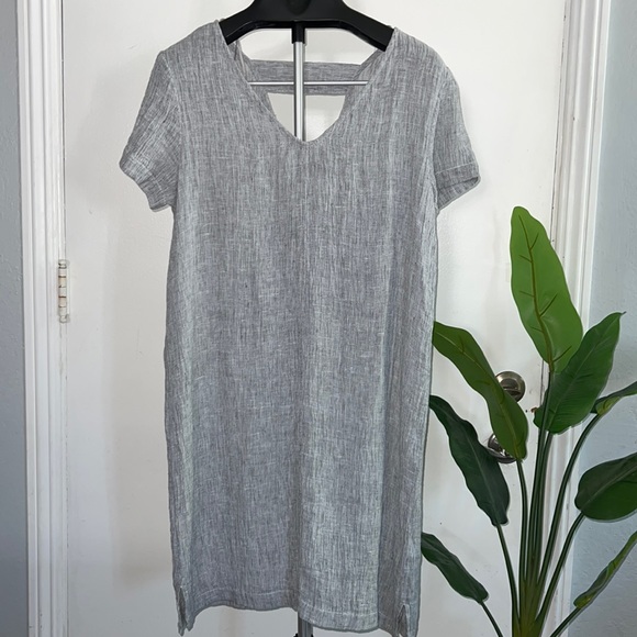 Tahari Dresses & Skirts - Tahari Linen Casual Short Sleeve dress Size M